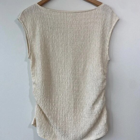 H&M Off White Textured Women's Sleeveless Blouse - Picture 1 of 6